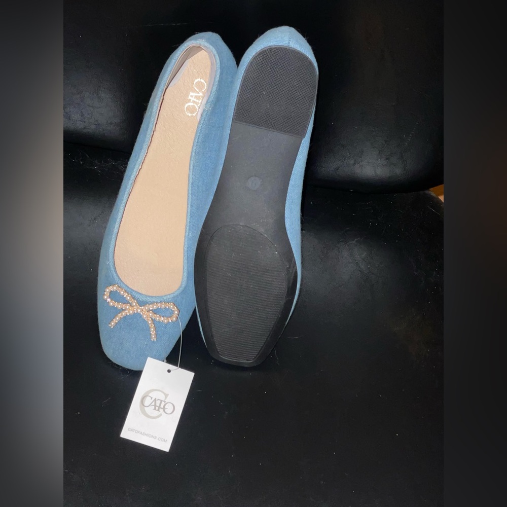 Bnwt size 8 Cato women’s flats. Light denim color